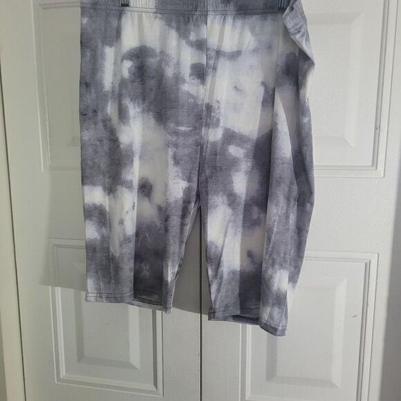 ELLIE and kate Gray/white Tye Dye Short Set size 1xlarge NWT short Top / pants - Picture 2 of 11